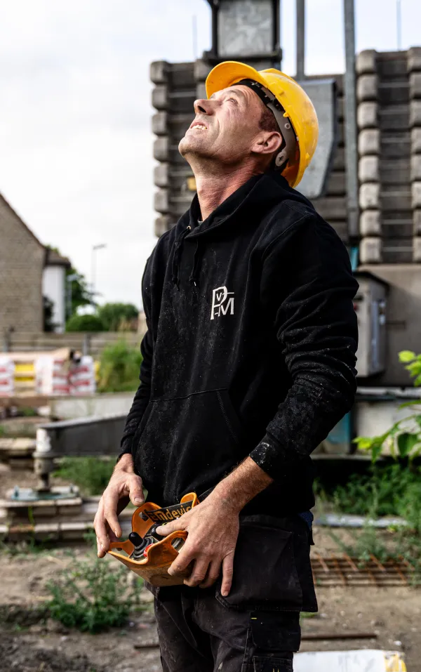 werkman helm bediening torenkraan